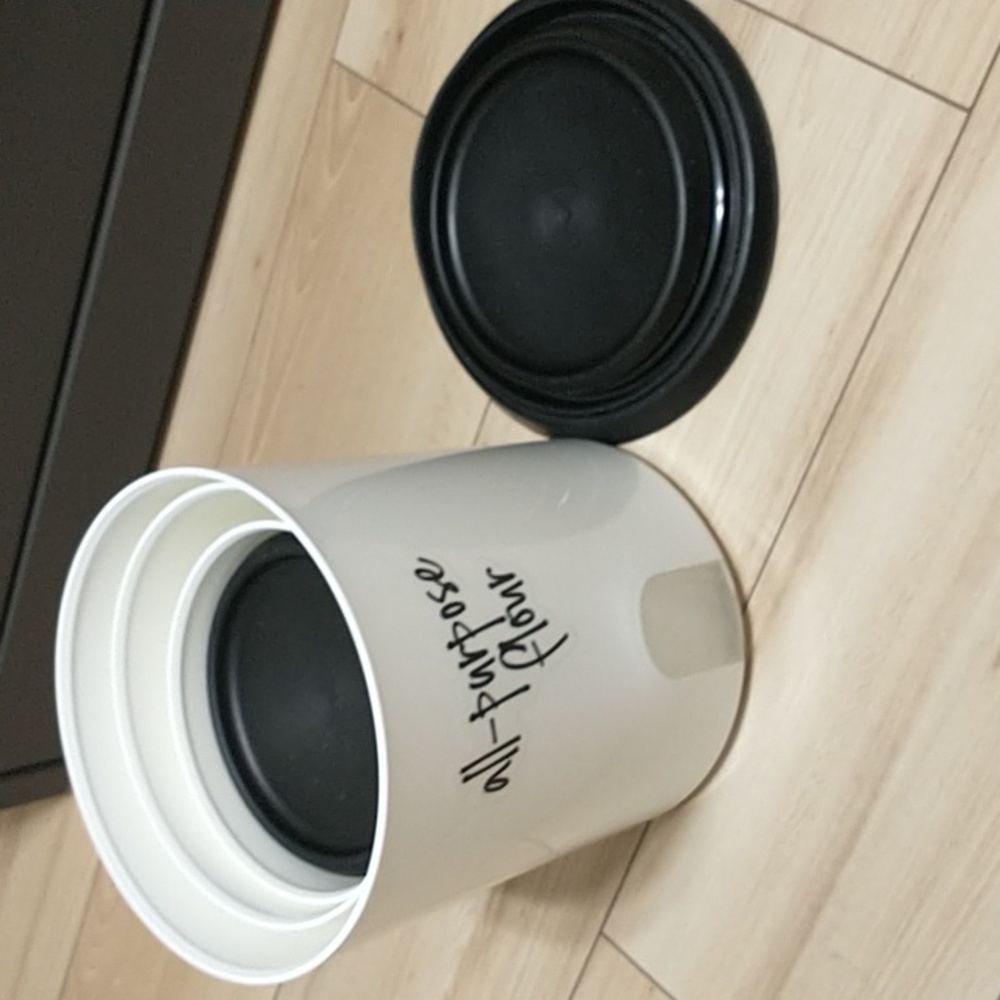 Tupperware 8 piece set - Picture 9 of 9